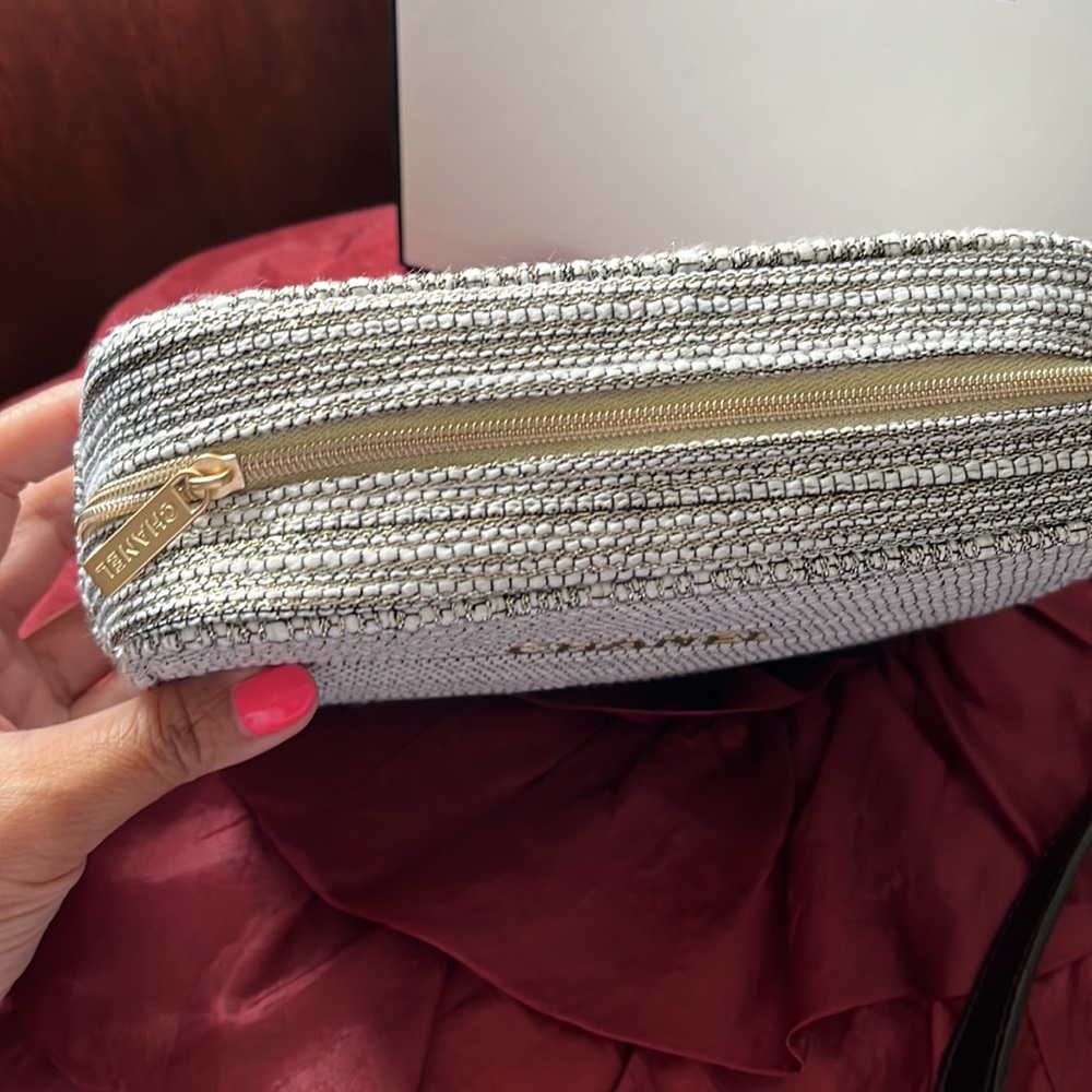 Authentic Chanel pouch - Picture 2 of 5